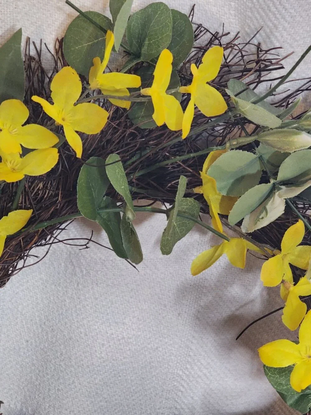 Hudson Farmhouse True Living Yellow Flower Leaf Indoor Only 18